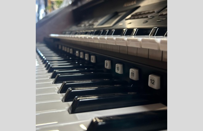 Roland AT80SL Luxury Organ, Used - All Inclusive Top Grade Package (SN:ZS40154) - Image 7